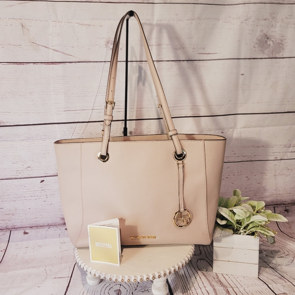 Michael Kors Handbags - Michael Kors Walsh Medium MF Large Leather Tote Shoulderbag Handbag in Soft Pink
